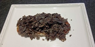 Tostada con trufa tuber melanosporum
