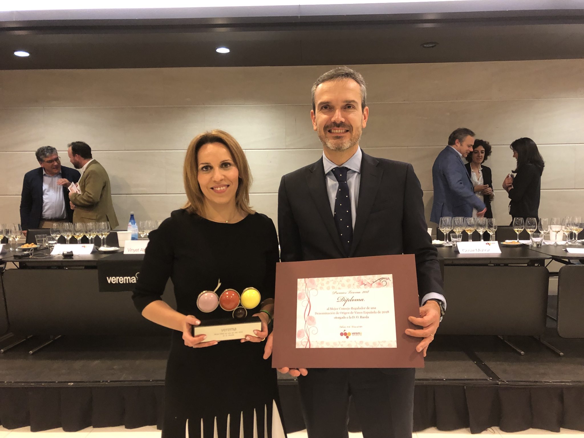 La D.O. Rueda recoge el galardón al mejor Consejo Regulador de Vino en los premios Verema 2018.