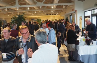Más de 200 profesionales de la Costa Dorada participan en el primer Showroom de la DO Terra Alta en la zona