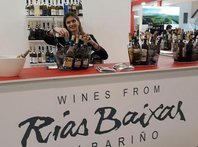 53 marcas de la D.O. Rías Baixas, pertenecientes a 29 bodegas, participan por primera vez en la Feria VYNO DIENOS