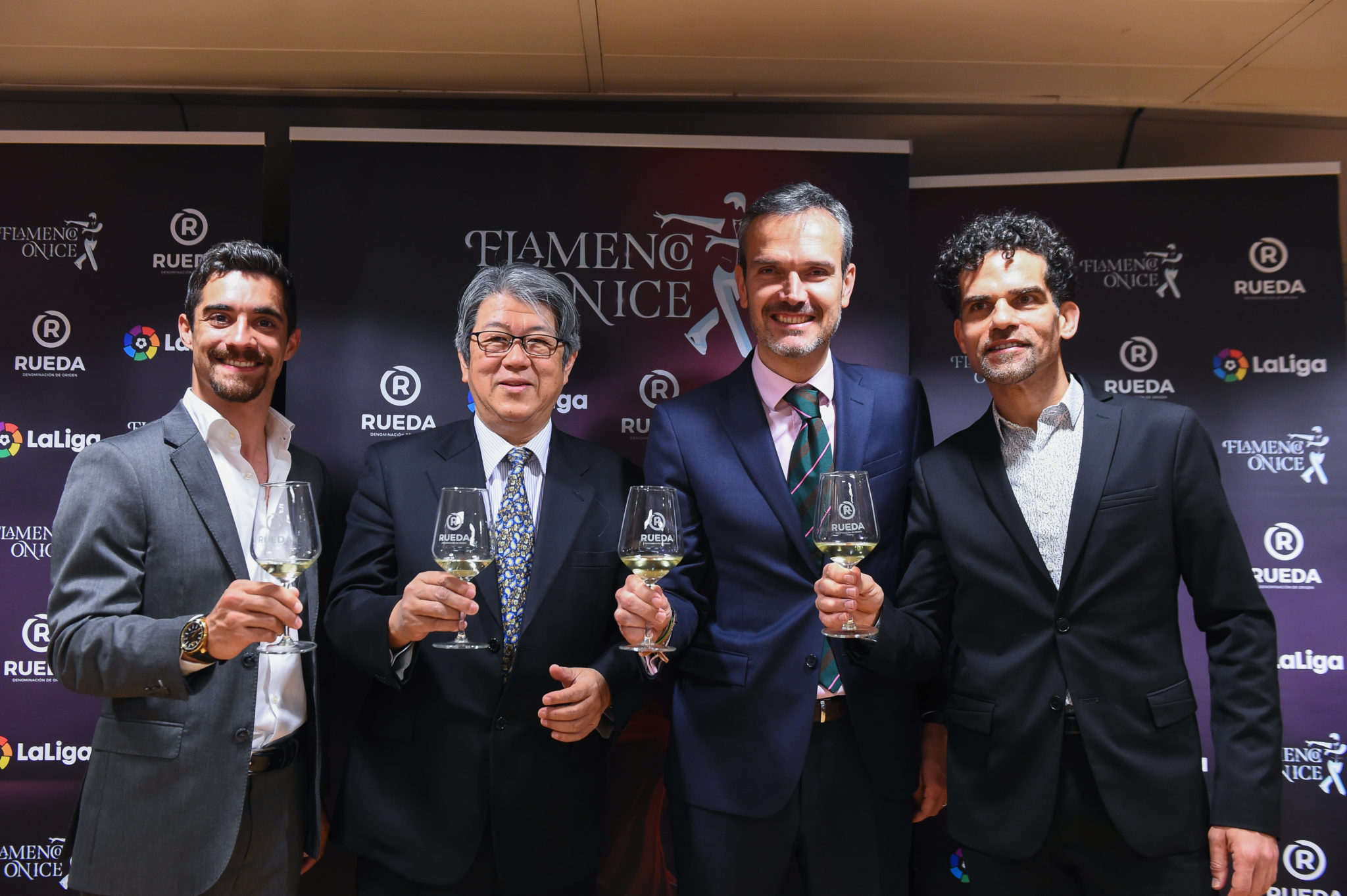 La D.O. Rueda acompaña al patinador Javier Fernández en su gira por Japón