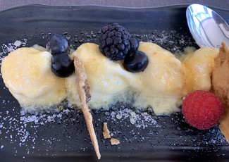 Crema catalana con frutos rojos