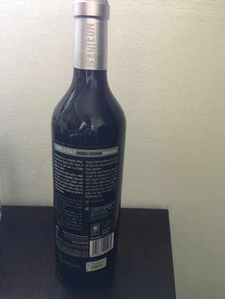 Botella y corcho de gran calidad, junto con una etiqueta bonita e informativa