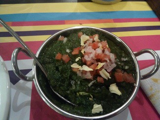 PALAK PANEER: Curry de queso fresco con puré de espinacas