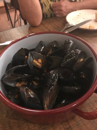 Mejillones con original toque anisado.