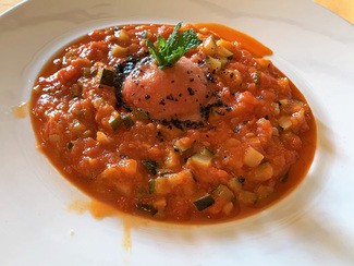 Pisto manchego con sorbete de tomate