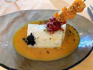 Bacalao con langostinos y puré de calabaza