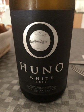Huno White 2016