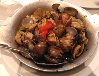 Almejas al estilo Bulhão Pato