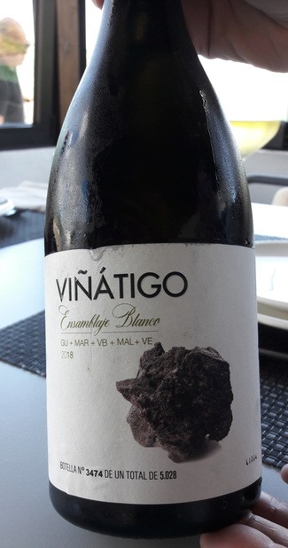 Viñatigo coleccion ensamblajes, ensamblaje blanco 2018 DOP Islas Canarias- Tenerife.
