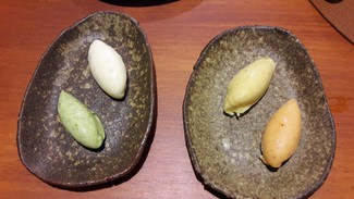 Mantequillas de diferentes gustos (limón, trufa, kemchi y chorizo canario)