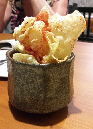 Aperitivo : Crujientes con polvo de tomate seco