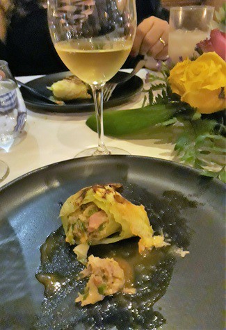 Con la col rellena de cerdo