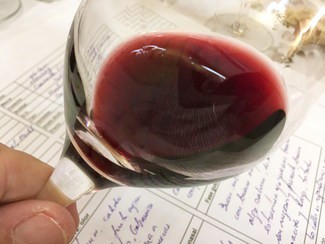 Color del vino en la copa