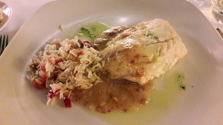 Abae  con salsa de erizos y arroz basmati