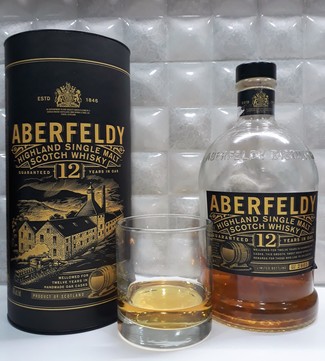 El whisky y su caja