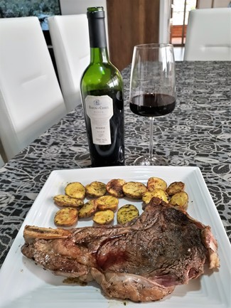 Con el chuletón cuencano