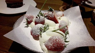 Postres : Fresas del Maresme con nata