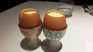 Huevos con fondant de chocolate