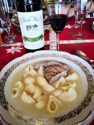 Con la "Escudella de gallets"