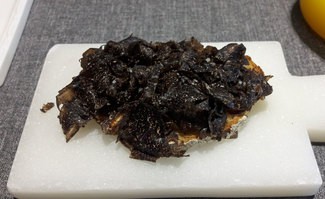 La sorpresa del Chef en el "esmorzar" : Tostada con trufa Tuber Melanosporum