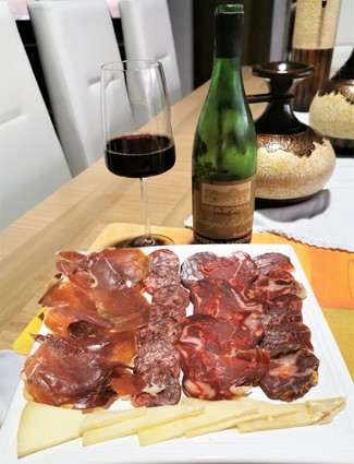 Con el surtido de embutido ibérico