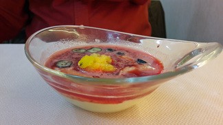 Postre : Yogourth de aguacate con fresas en texturas
