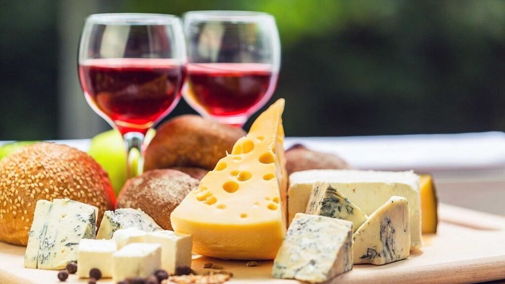 Queso y vino