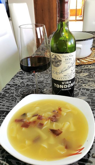 Con la sopita de jamón ibérico
