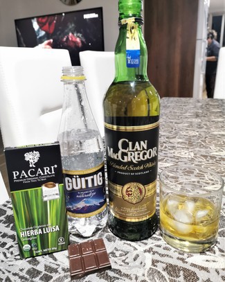 Con el Pacari de hierba luisa