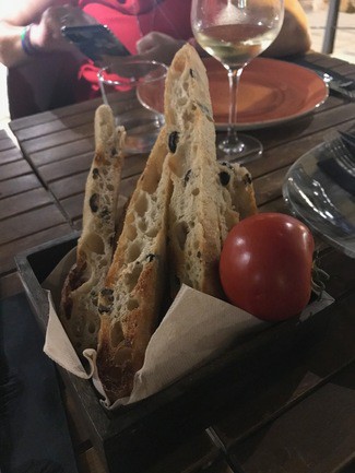 La focaccia y el tomacó