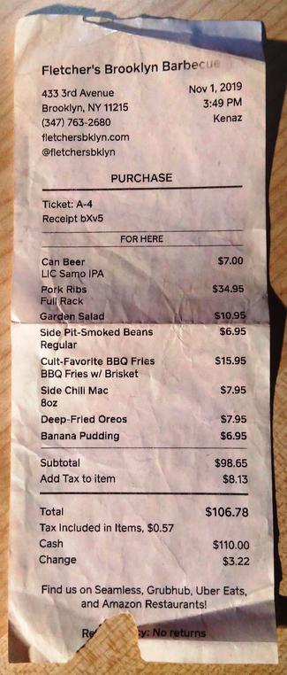 No nos quedó claro si no nos cobraron propina porque no suelen dar servicio de mesa o porque les caímos bien, les compramos salsa BBQ y les dejamos la vuelta, casi 5$.