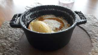 Soufflé caliente de almendras tiernas