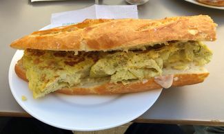 tortilla y bacalao desmigado