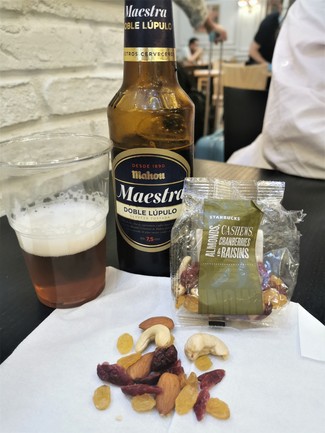 La primera con el surtido de frutos secos