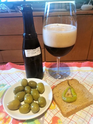 Con las olivas y las guindillas