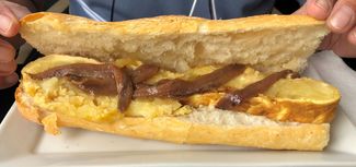 tortilla de patatas con anchoas