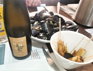 Con los mejillones y las piruletas de gamba