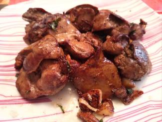 Higaditos fritos con ajo y perejil