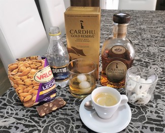 Con café, Valor con almendras y helado de Oreos