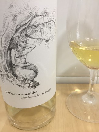 Un faune avec son fifre sous les oliviers sauvages blanc 2016
