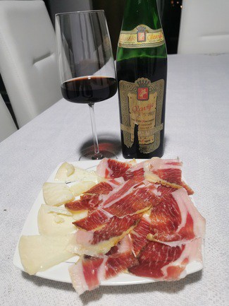 Con el jamón de bellota y el queso curado