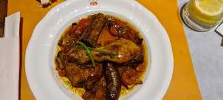 Excelente rustido de pollo de corral de restaurante Girona Casa Marieta. También en Comida para llevar y Comida take away