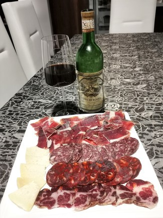 Con el surtido de embutidos ibéricos