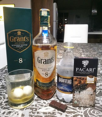 Con el Pacari de Sal de Cuzco & Nibs