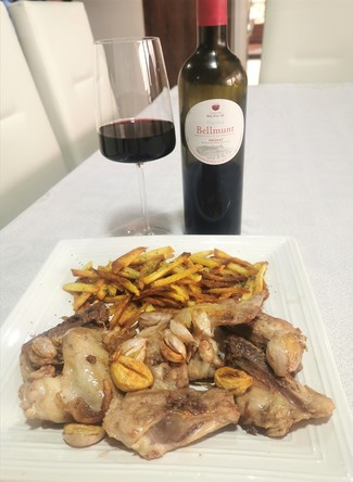Con el pollo al ajillo