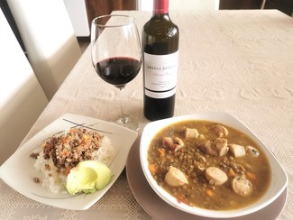 Con las lentejas con costilla y salchichas