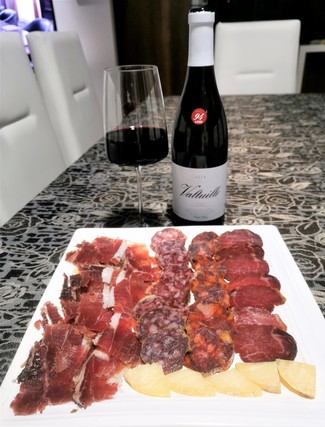 Con el surtido de embutidos ibéricos