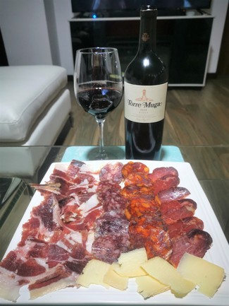 Con el surtido de embutidos ibéricos