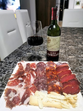 Con el surtido de embutidos ibéricos